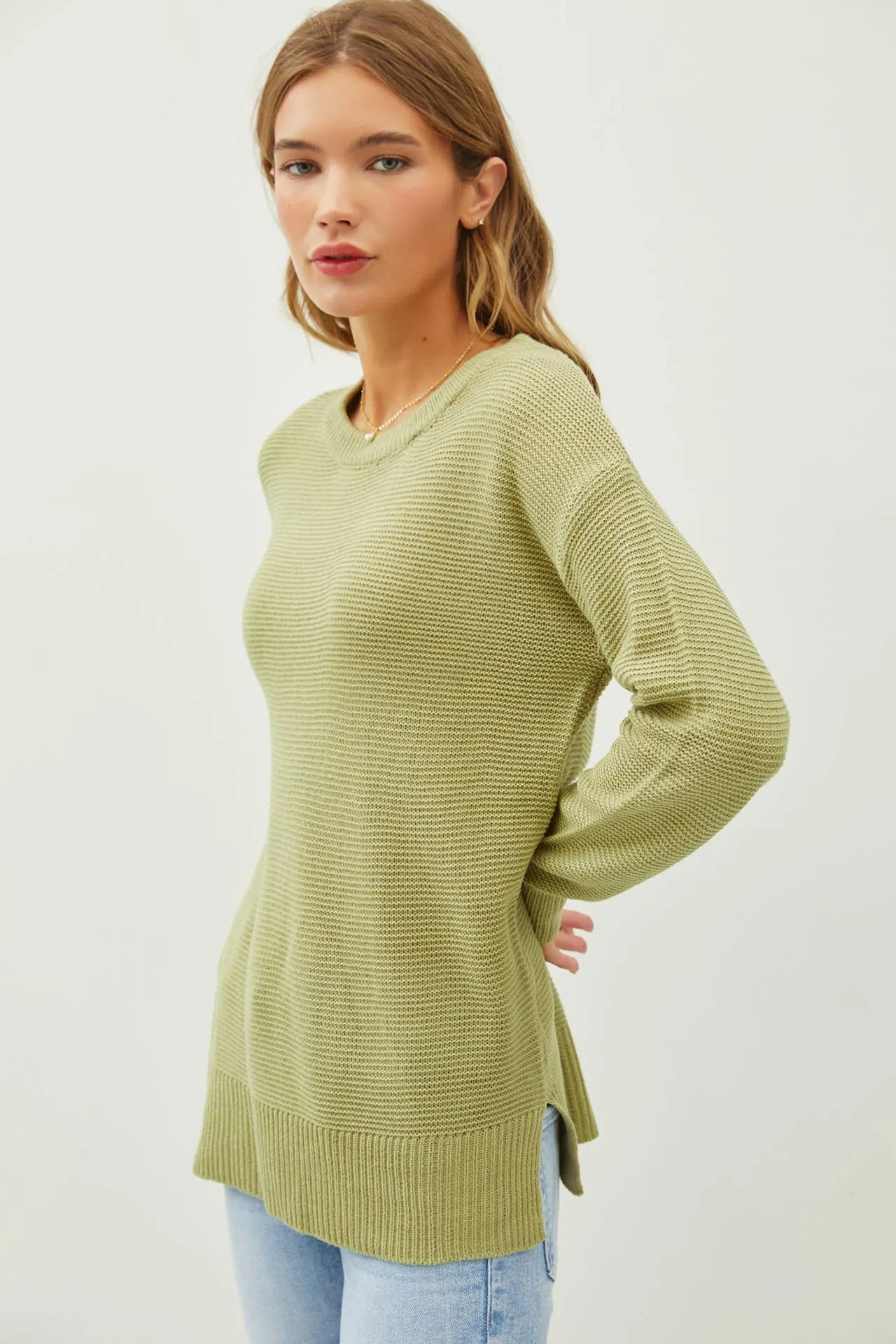 BASIC ROUND NECK BOYFRIEND FIT SWEATER