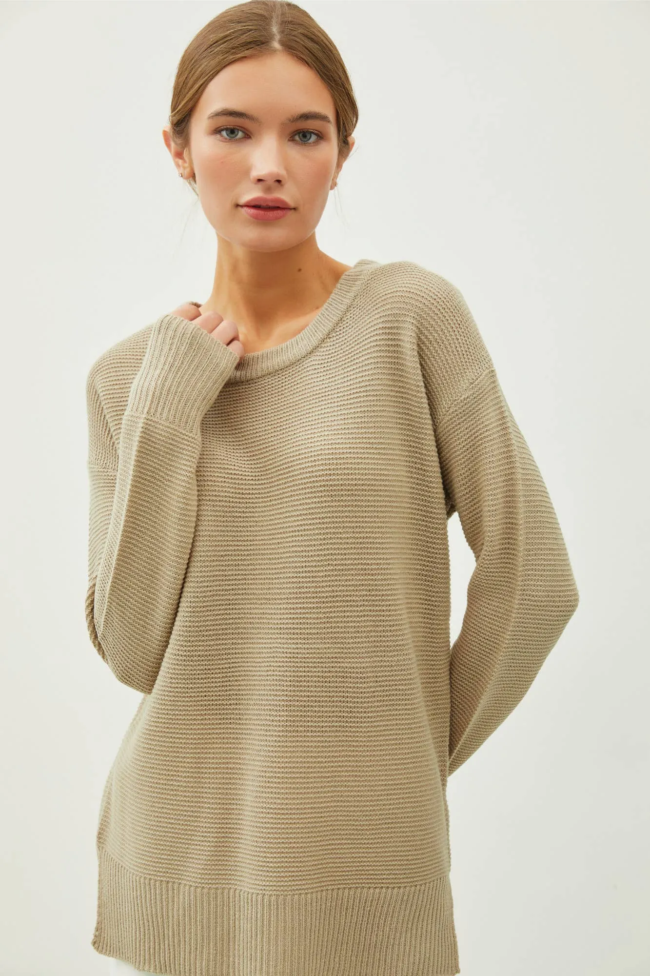 BASIC ROUND NECK BOYFRIEND FIT SWEATER