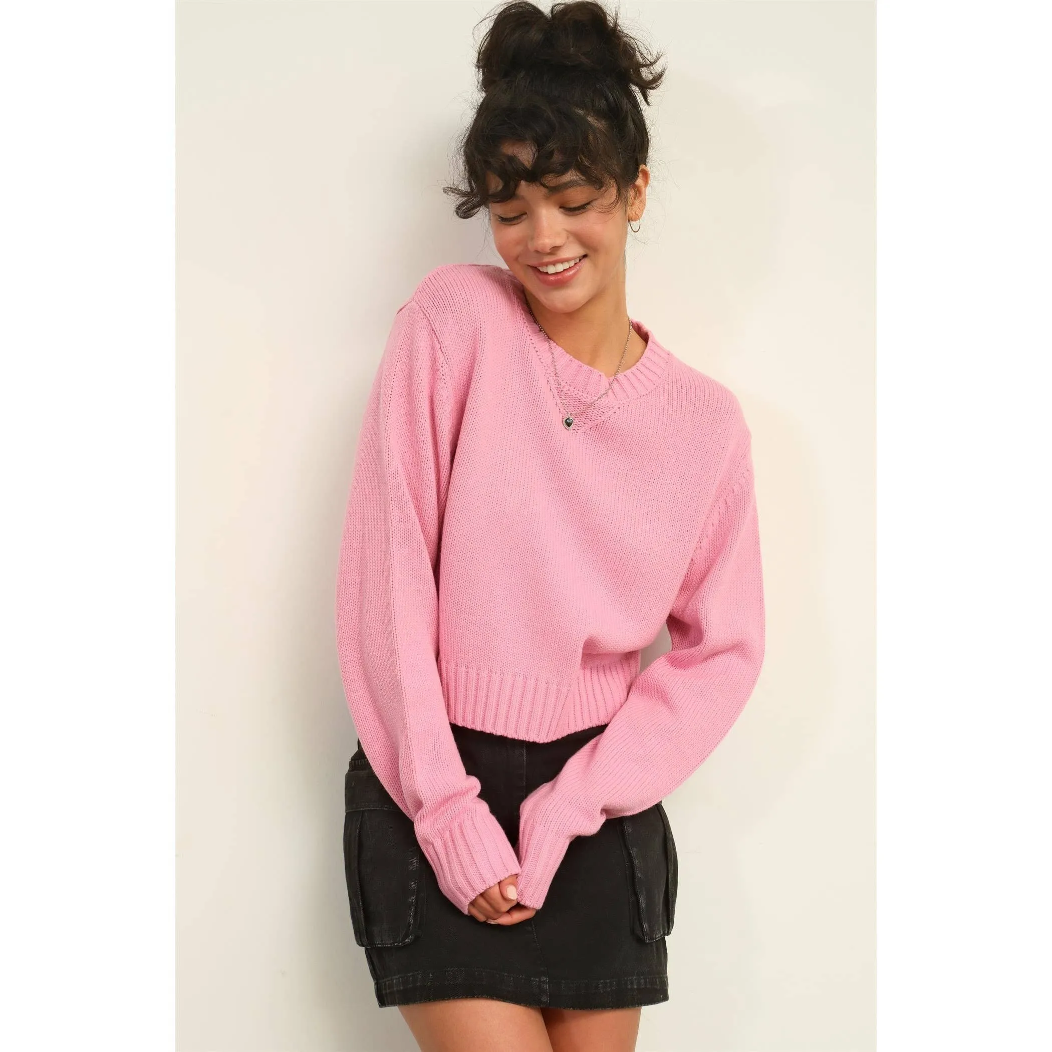 CREW NECK CROPPED KNIT SWEATER