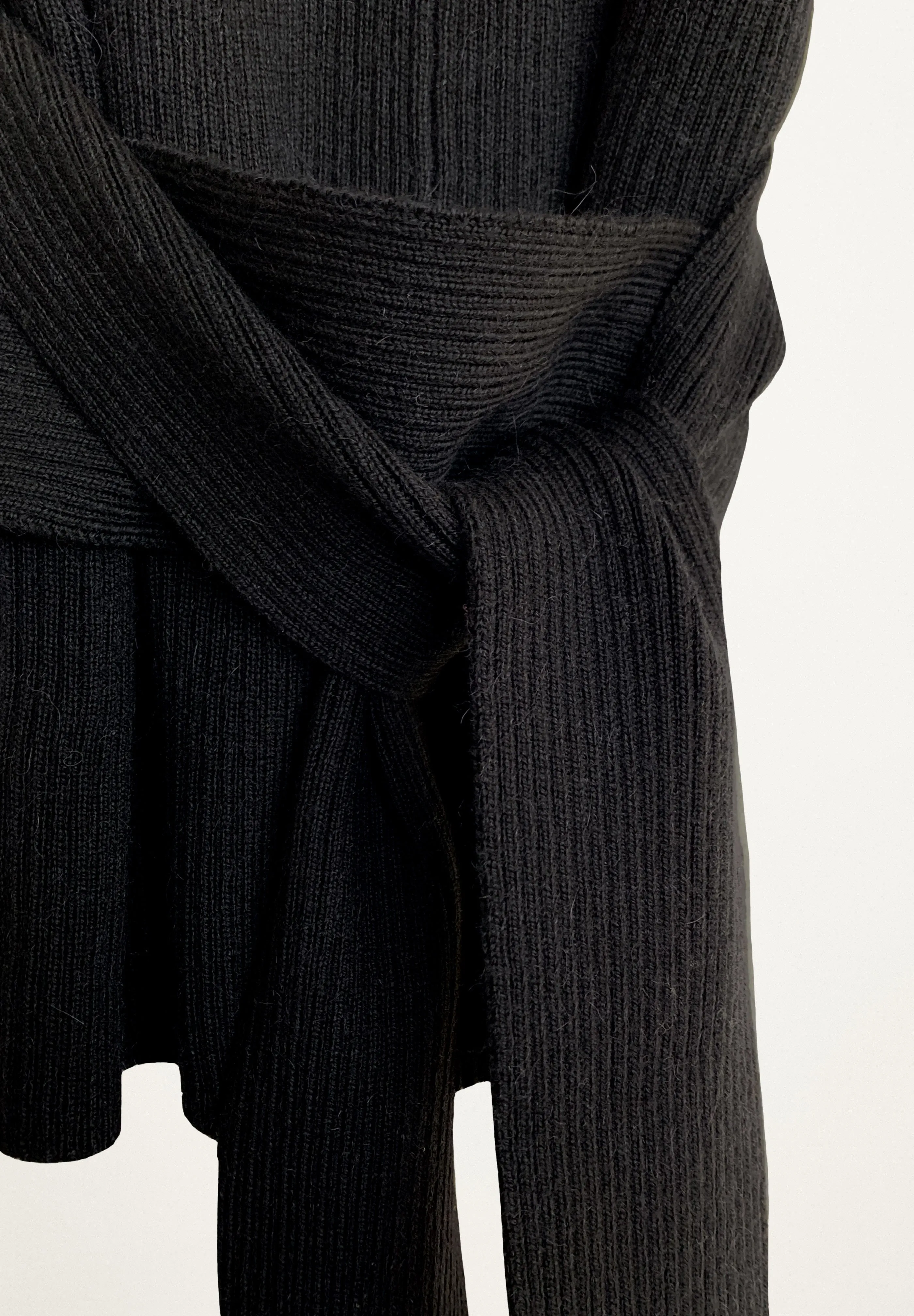 Ribbed Scarf/Belt in Black